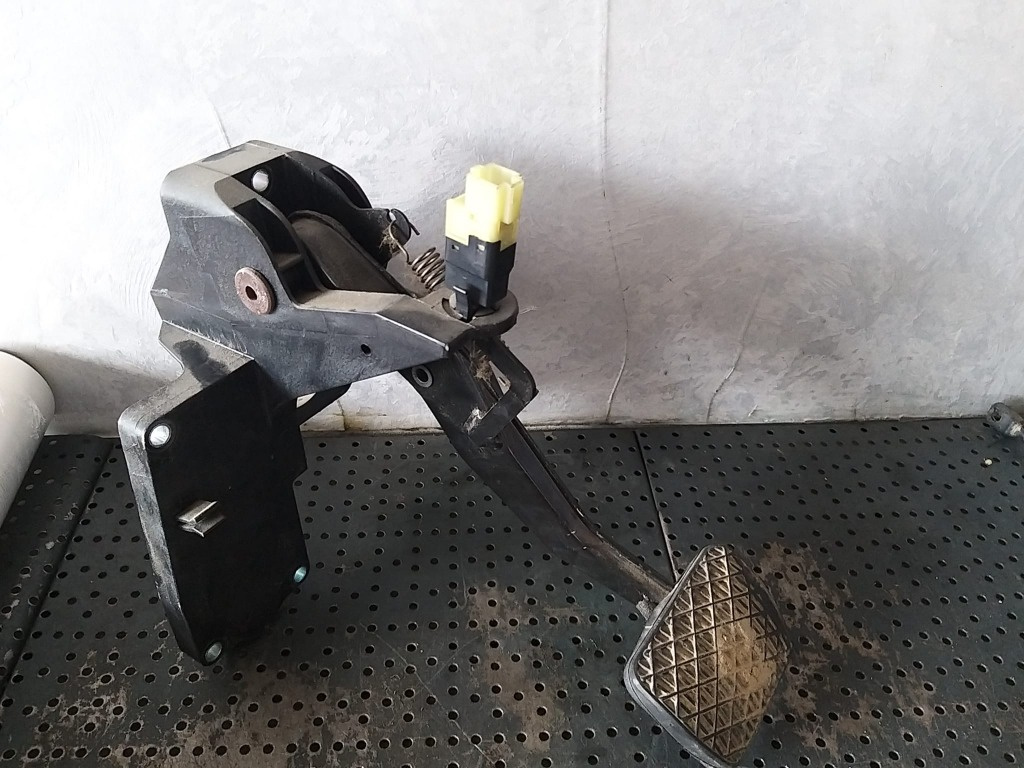 Pedala frana 2.0 cdi mercedes a class w169 4010049a a1692901001