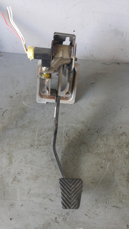 Pedala frana 2.0 crdi d4ea 4x4 hyundai tucson 2004-2010 euro 4 93810-3k000