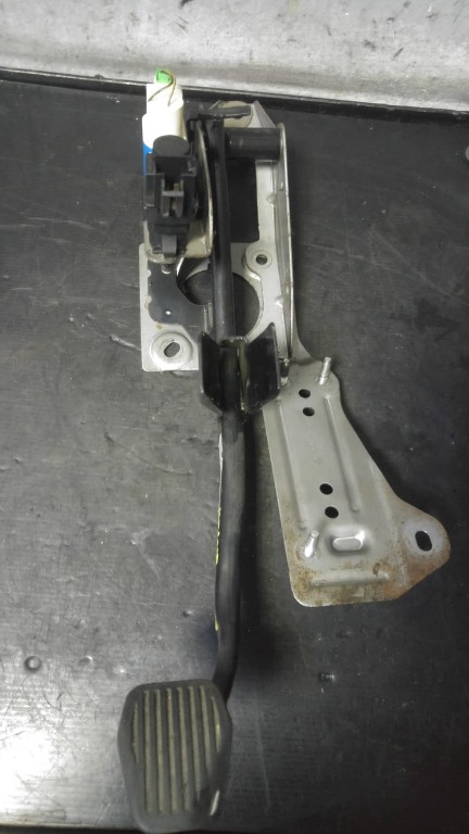 Pedala frana 2.0 tdci ford focus 2 4m51-2467-ar