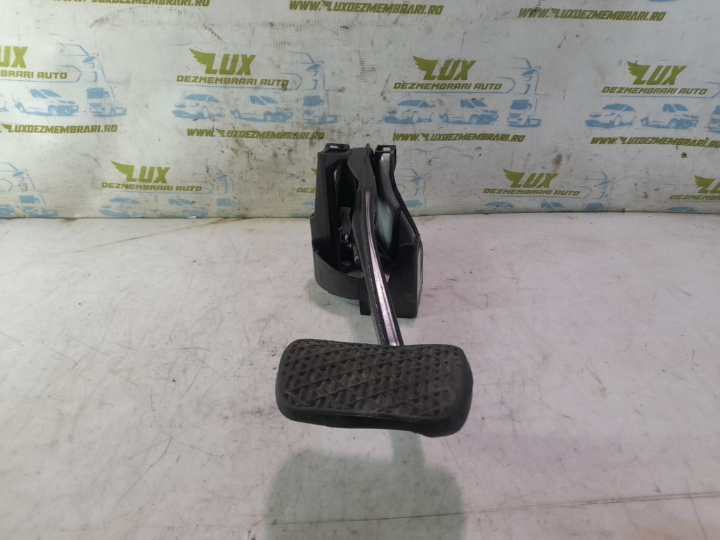 Pedala frana A2042902001 Mercedes-Benz CLS-Class C218/X218 [2011 - 2014] 3.0 cdi om642854