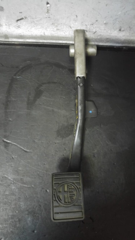 Pedala frana alfa romeo 159 1.9 jtdm 150 cp