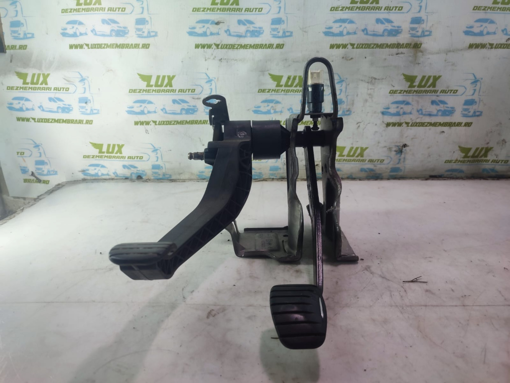 Pedala frana ambreiaj 8200874852 Dacia Duster [2010 - 2013] 1.5 dci K9K898