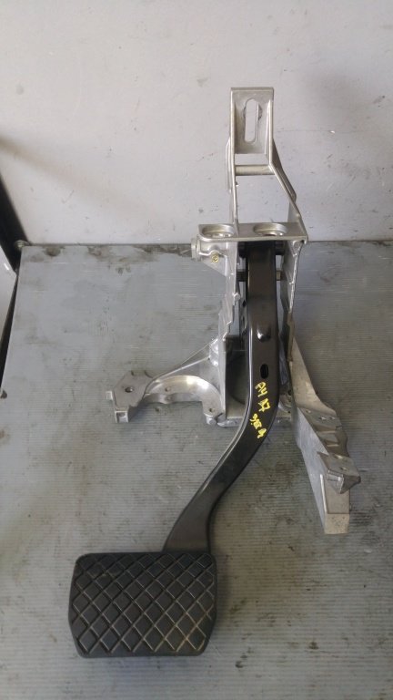 Pedala frana automata audi a4 b7 3.0 tdi 8e1721117a