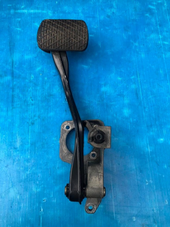 Pedala frana cutie automata Mercedes E320 w211 2002-2006