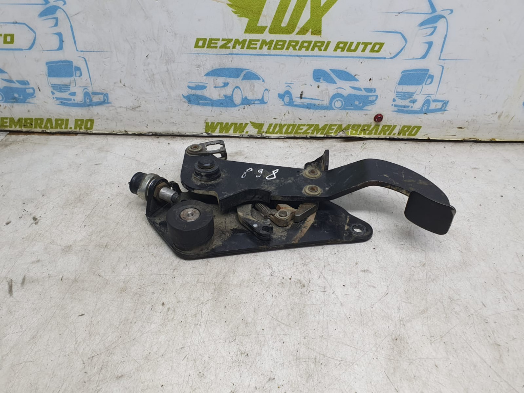Pedala frana de mana Mercedes-Benz Vito W638 [1996 - 2003] 2.2 cdi 611.980