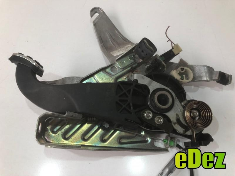 Pedala frana de mana Mercedes C-Class (2007-2010) [W204] a2044200074