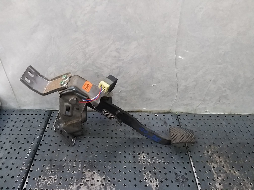 Pedala frana hyundai i20 328001j110