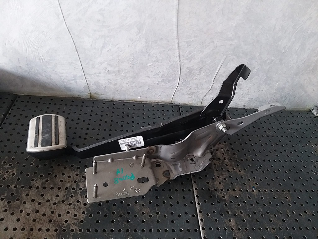 Pedala frana peugeot 5008 2 6c3043g