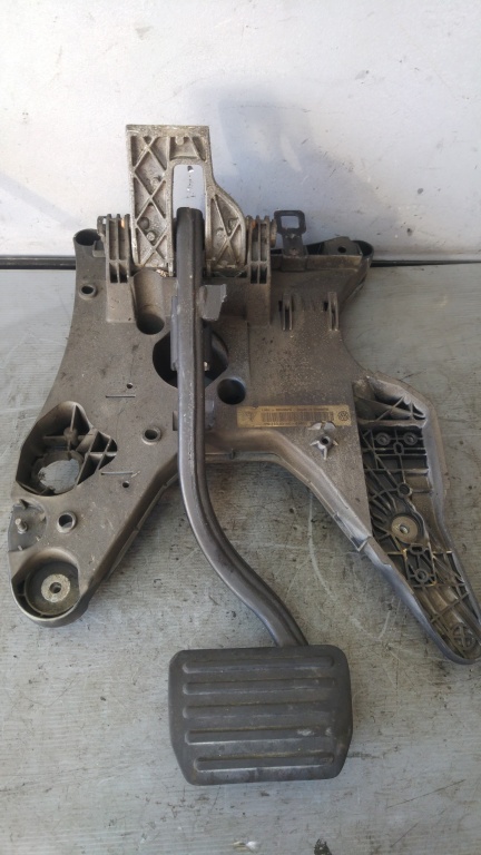 Pedala frana porsche cayenne 92 a 7p0723031ad