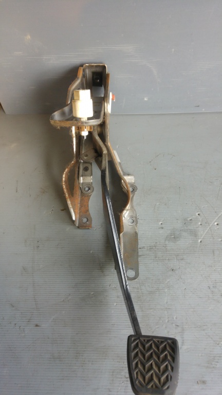 Pedala frana toyota aygo b1 citroen c1 peugeot 107 1.0b 1kr 47110-0h030