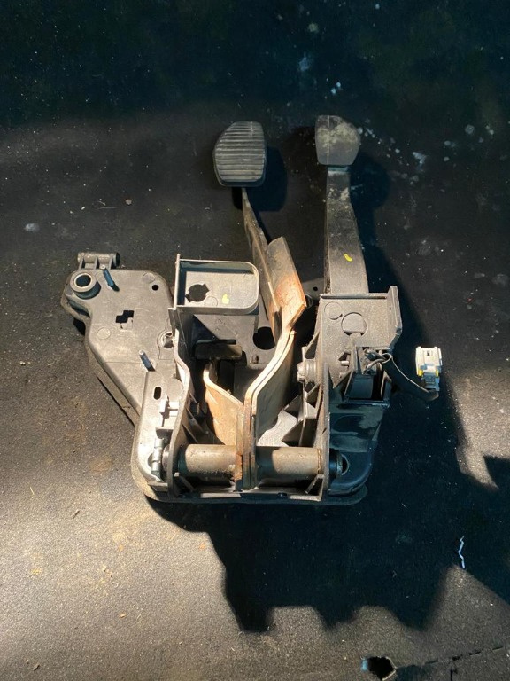 Pedalier Peugeot 407 motor 2.0 rhr cod 9660185580