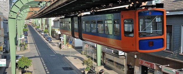 Pentru ca aruncatul cu promisiuni e gratis: Firea promite tramvaie suspendate