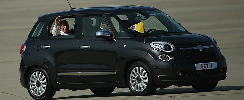Pentru suma potrivita poti sa cumperi Fiat-ul 500L folosit de Papa in vizita din Statele Unite Pentru suma potrivita poti sa cumperi Fiat-ul 500L folosit de Papa in vizita din Statele Unite