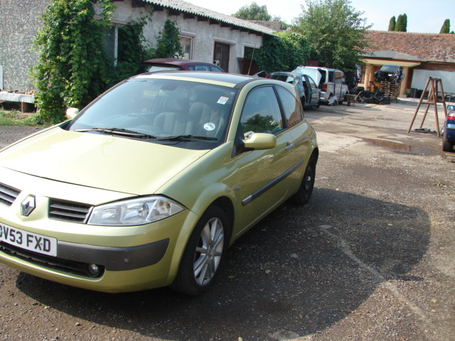 Perdea trapa spate Renault Megane 2 [2002 - 2006] Hatchback 3-usi 1.9 dCi MT (120 hp) II (BM0/1_ CM0/1_)