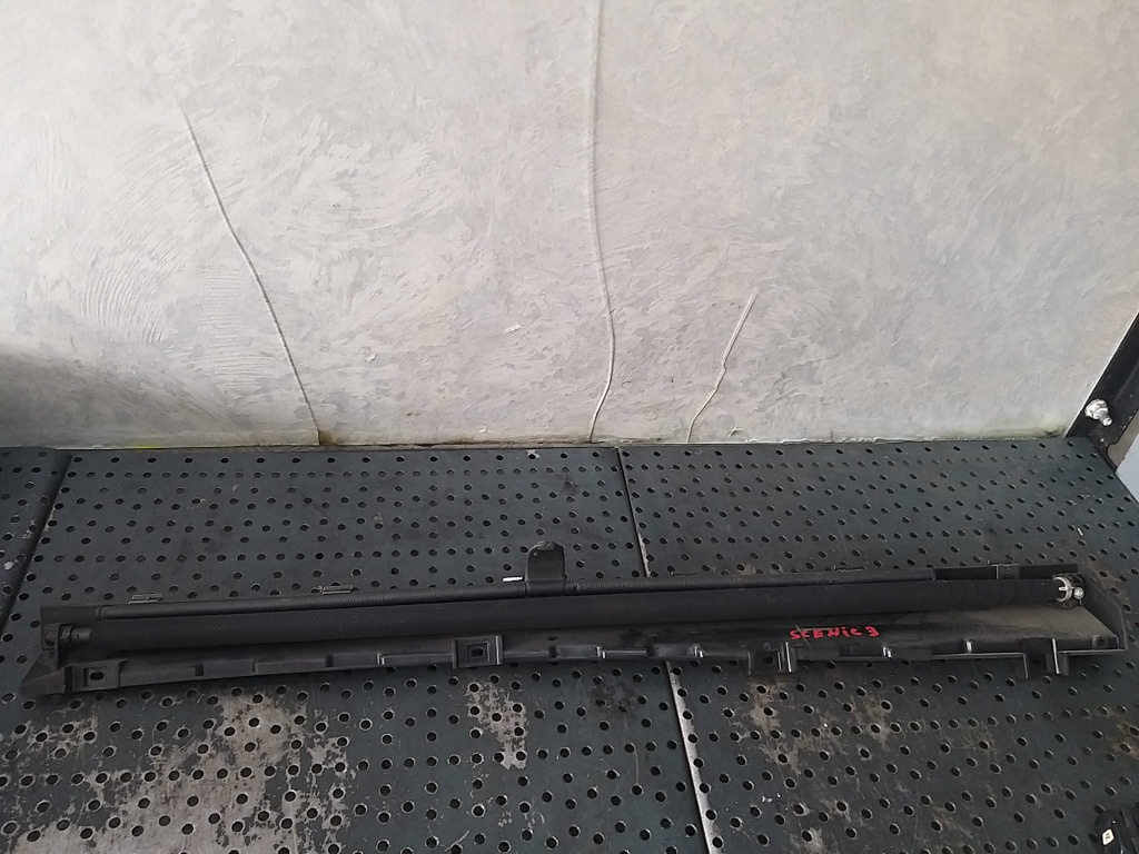 Perdeluta geam stanga spate renault scenic 3 167131752 86270a00059