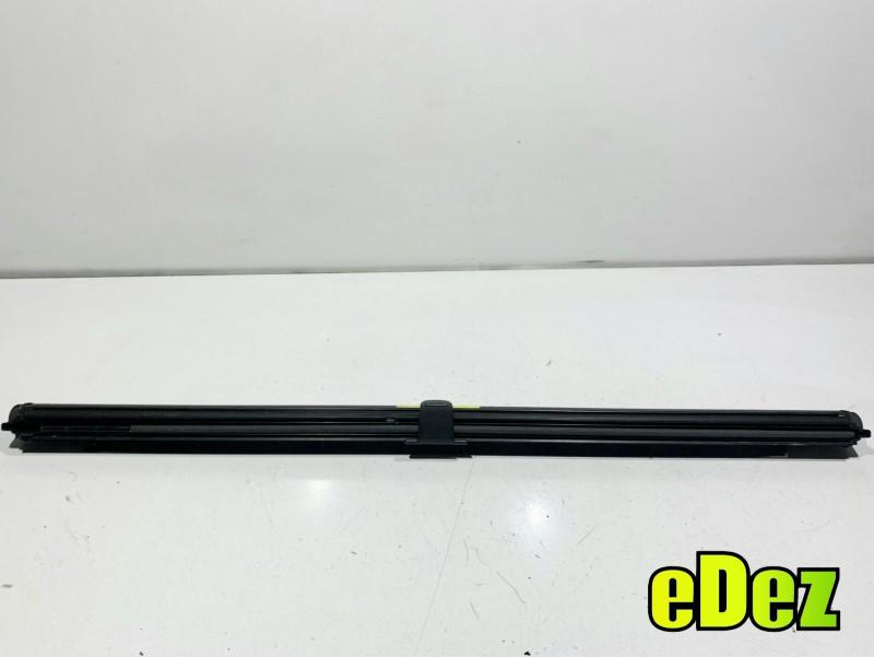 Perdeluta usa stanga spate Volkswagen Sharan (2010-2020) [7N] 7N0861955A
