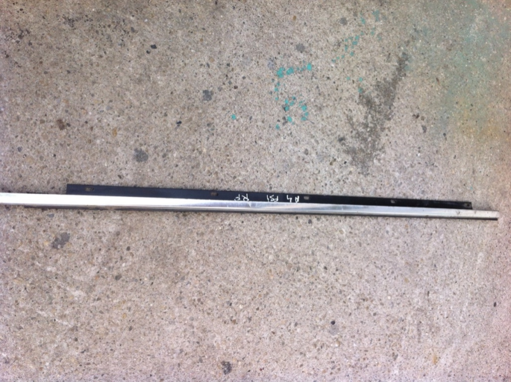 Perie exterior geam dreapta fata Audi A4 B6 [2000 - 2005] Avant wagon 5-usi 2.0 FSI MT (150 hp) 2.0 FSI AWA