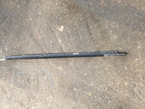 Perie exterior geam dreapta fata Volkswagen VW Golf Plus [2004 - 2009] Minivan 5-usi 1.9 TDI MT (105...