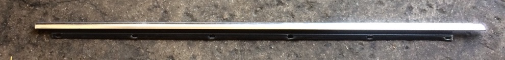 Perie exterior geam fata dreapta Volkswagen VW Jetta 5 [2005 - 2011] Sedan 4-usi 2.0 TDI MT (140 hp) (1K2)