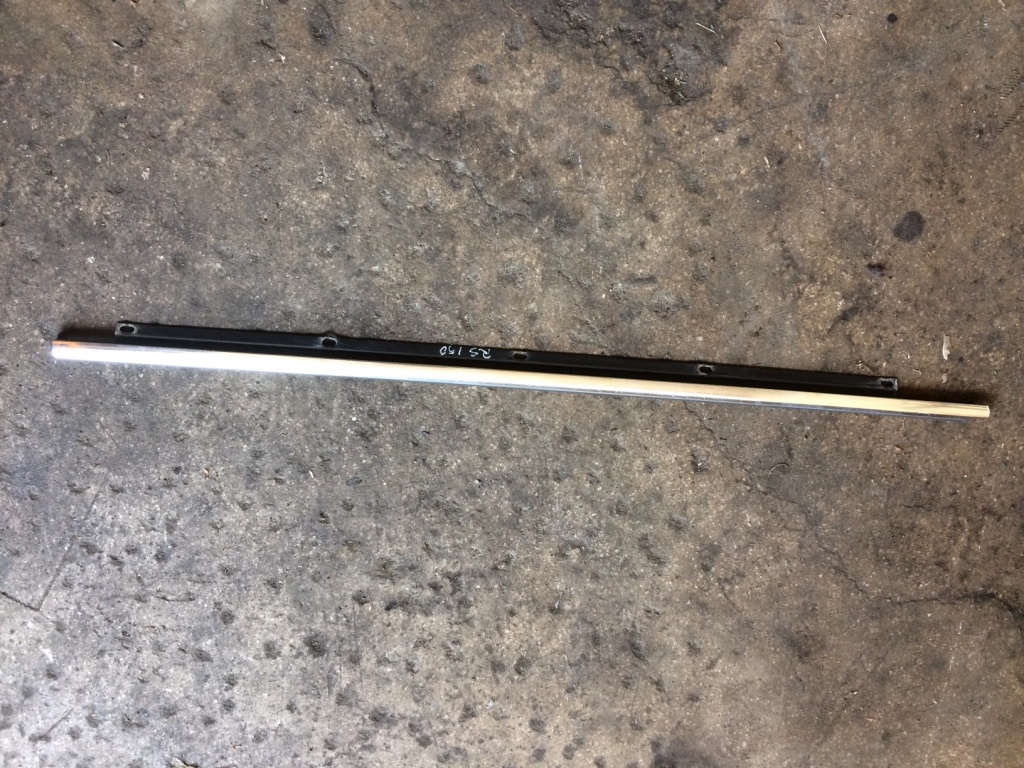 Perie exterior geam spate dreapta Volkswagen VW Jetta 5 [2005 - 2011] Sedan 4-usi 2.0 TDI MT (140 hp) (1K2)