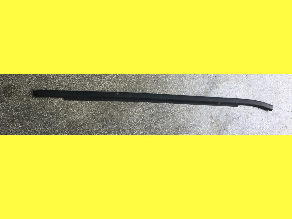 Perie exterior geam usa dreapta spate Mercedes-Benz A-Class W169 [2004 - 2008] Hatchback 5-usi A 150 MT (95 hp) X23FK2/A150 1.5 1498CC - 266.920