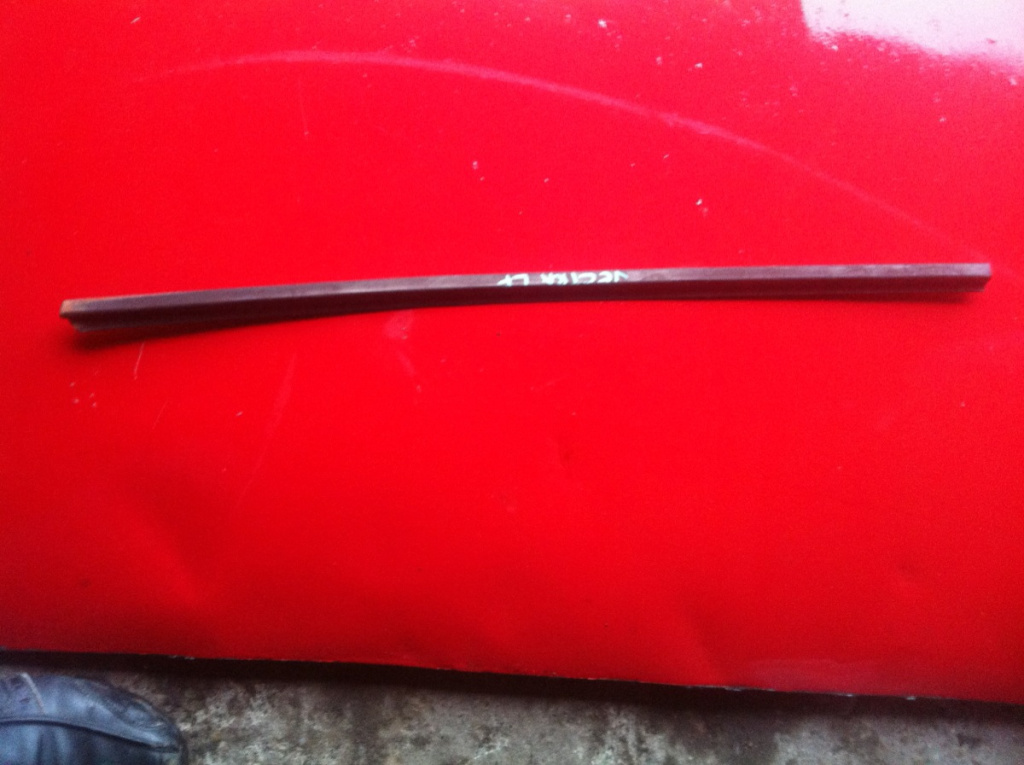 Perie geam ext stanga fata Opel Vectra A [1988 - 1995] Sedan 1.6 MT (75 hp) (86_ 87_)