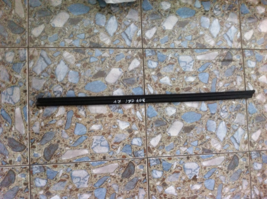 Perie geam usa dreapta fata Peugeot 307 [2001 - 2005] Hatchback 5-usi 2.0 HDi MT (136 hp) (3A/C)