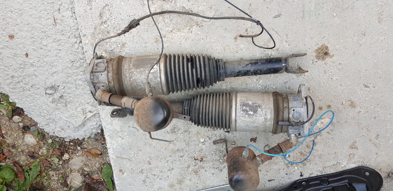 Perna aer stanga dreapta spate AUDI A8 4E 2005 2006 2007 2008