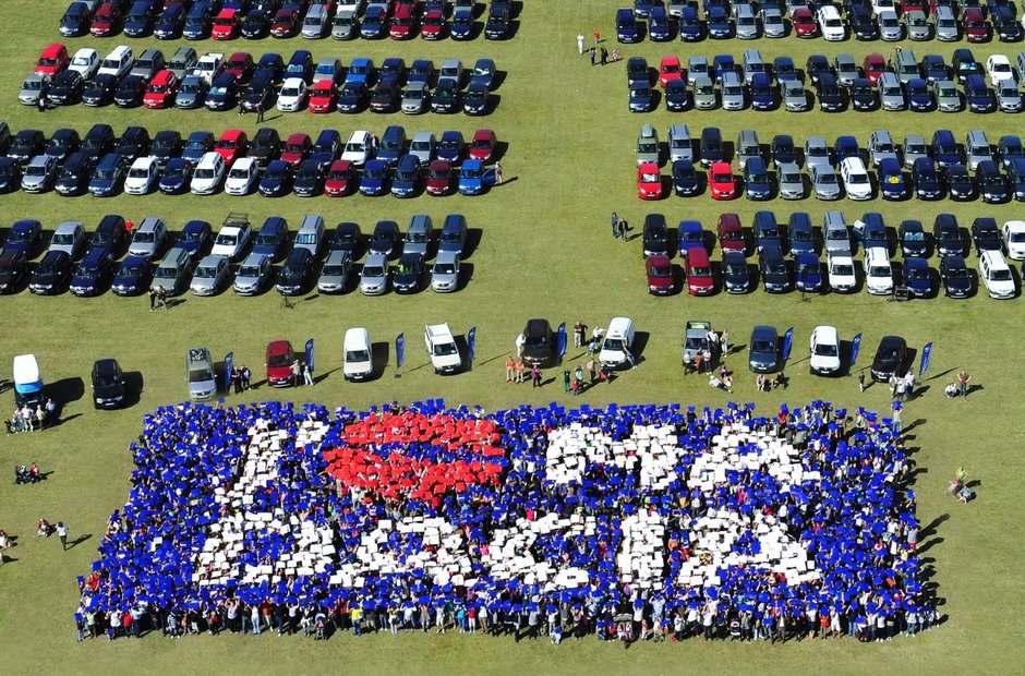 Peste 10 000 de participanti s-au inscris pentru a sarbatori 8 ani de la aparitia Dacia in Franta: Marele Picnic anual se anunta un succes