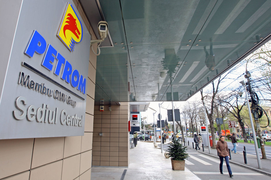 Petrom a castigat 4 milioane de Euro/zi PROFIT si tot mai scumpeste benzina. E corect?
