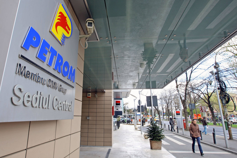 Petrom a castigat 4 milioane de Euro/zi PROFIT si tot mai scumpeste benzina. E corect? Petrom a castigat 4 milioane de Euro/zi PROFIT si tot mai scumpeste benzina. E corect?
