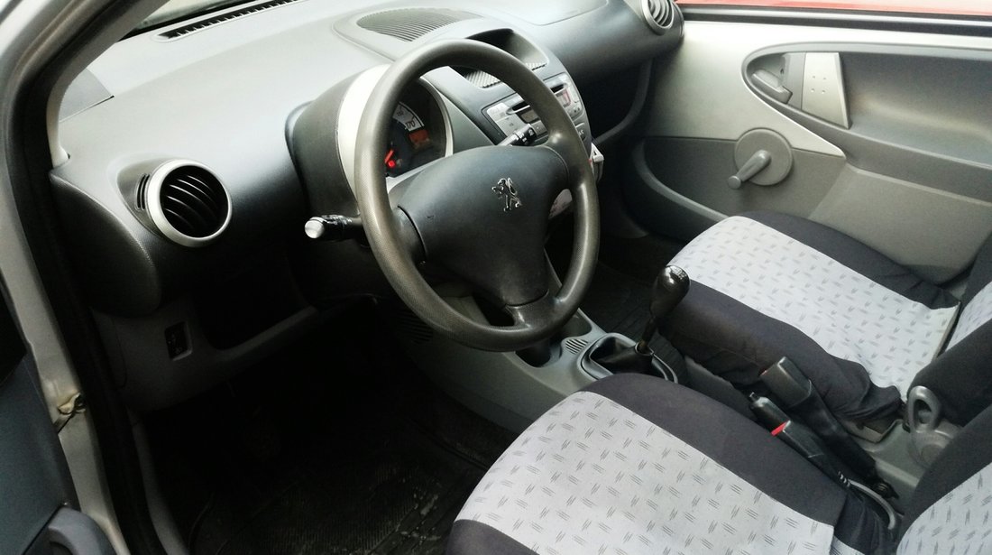 Peugeot 107 1KR-FE 2011