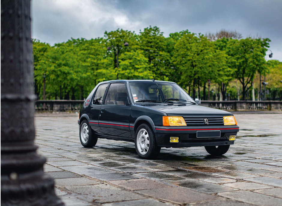 Peugeot 205 GTI cu 6.928 kilometri la bord