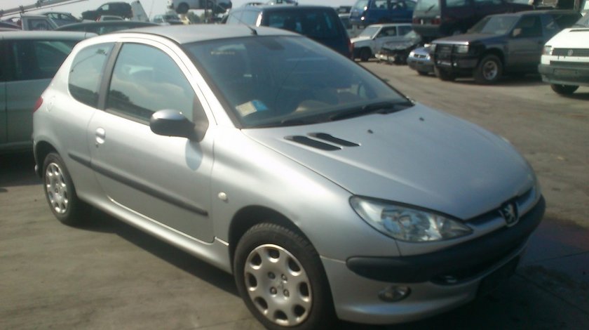 Peugeot 206 3usi an 2001 motor 1.4hdi tip 8hx