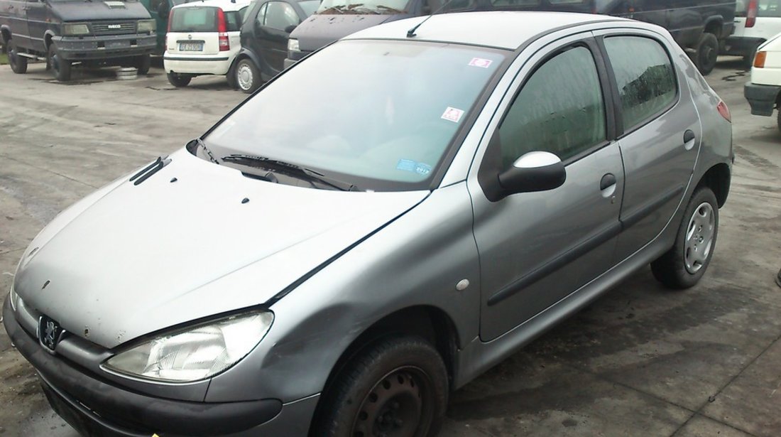 Peugeot 206 5usi an 2002 motor 1 4hdi tip 8hx