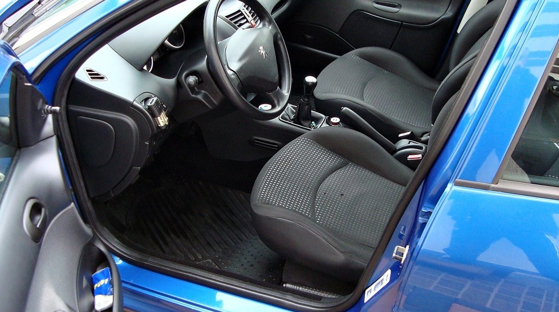 Peugeot 206 plus 1,4 HDI 2011