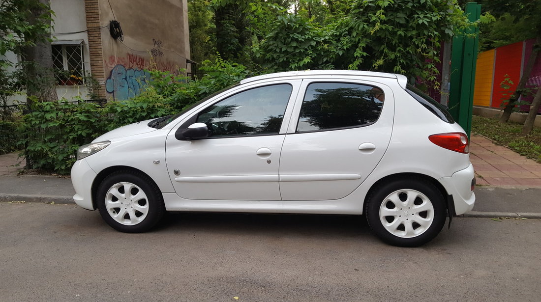 Peugeot 206 plus 1.4i 2012