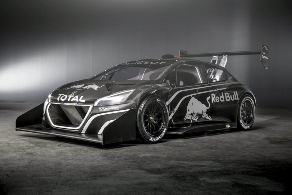 Peugeot 208 T16 Pikes Peak, comparat cu o racheta