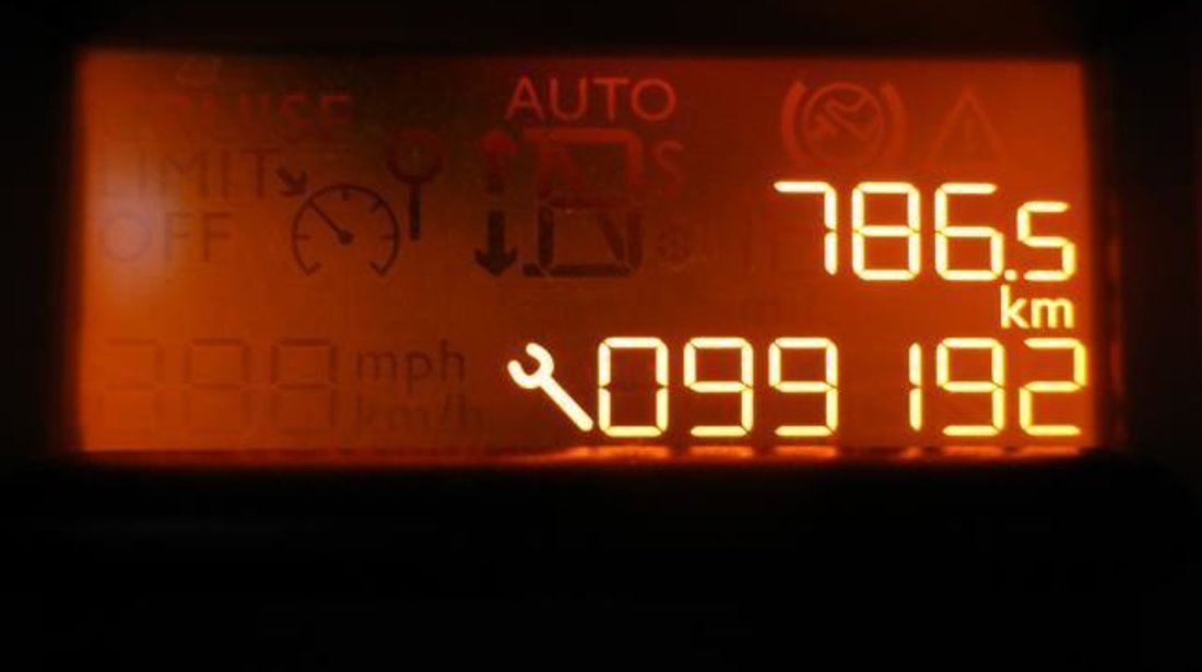 Peugeot 308 Acces 1.6 e-HDI FAP STT 112 CP M6 Start&Stop 2012