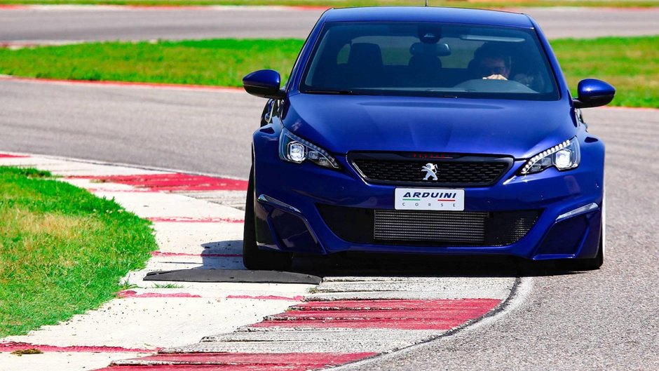 Peugeot 308 GTI de 302 CP