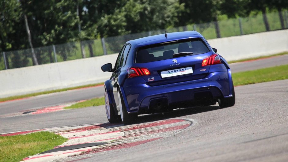 Peugeot 308 GTI de 302 CP