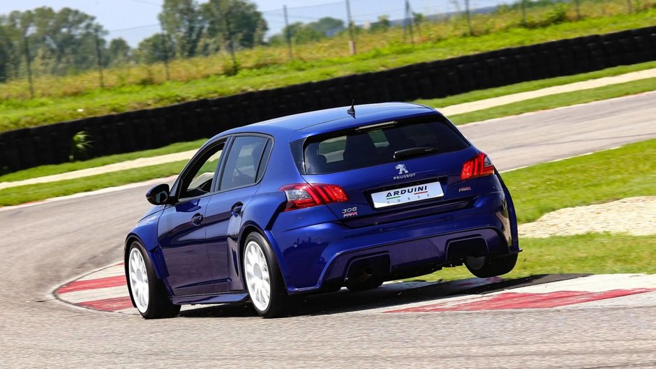 Peugeot 308 GTI de 302 CP