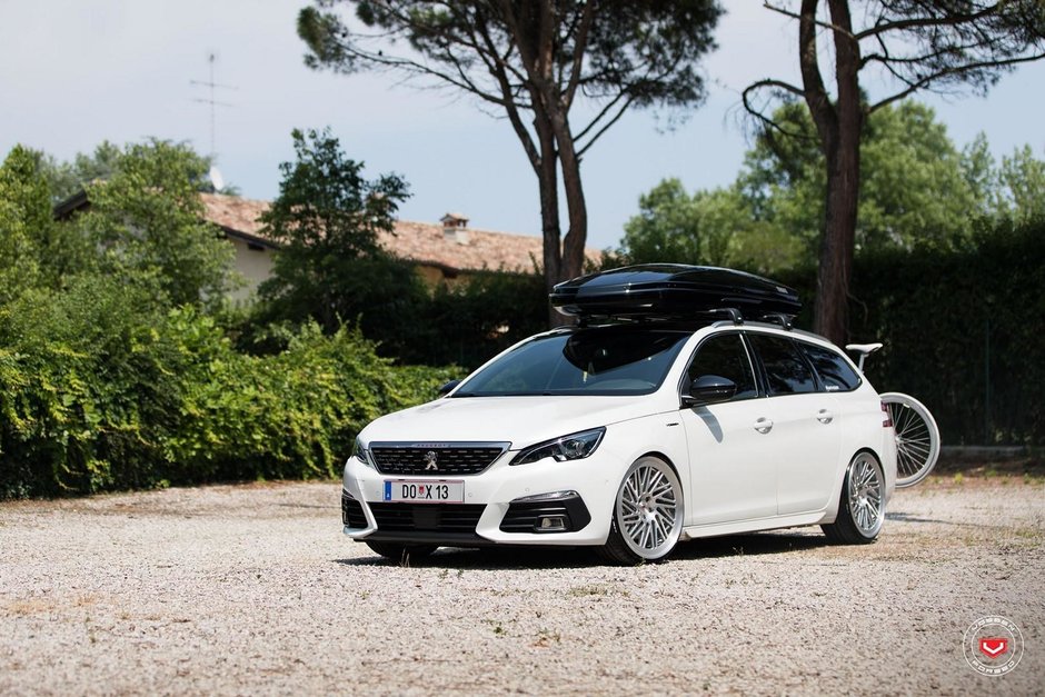 Peugeot 308 SW GT cu jante Vossen