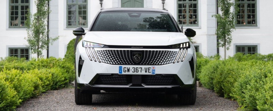 Peugeot a dezvaluit oficial cat costa noul sau SUV cu sapte locuri si 325 de cai putere. Pretul de vanzare depaseste pragul de 60.000 de euro Peugeot a dezvaluit oficial cat costa noul sau SUV cu sapte locuri si 325 de cai putere. Pretul de vanzare depaseste pragul de 60.000 de euro