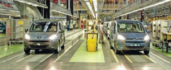 Peugeot-Citroen desfiinteaza 6.000 de locuri de munca