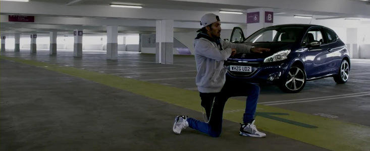 Peugeot promoveaza noul 208 cu muzica si dansuri Dubstep Peugeot promoveaza noul 208 cu muzica si dansuri Dubstep