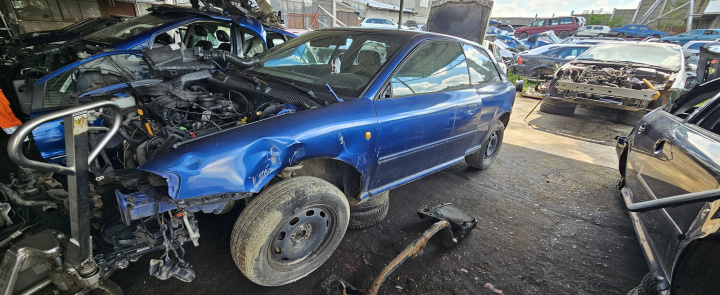 Piese Audi A3 8L [1996 - 2000] Hatchback 3-usi 1.6 MT (101 hp)