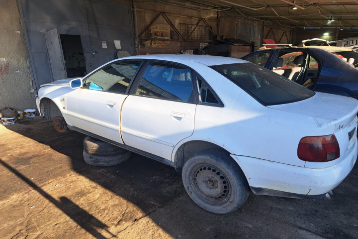 Piese Audi A4 B5 [1994 - 1999] Sedan 1.9 TDI MT (90 hp)