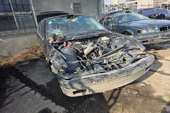 Piese BMW Seria 3 E36 [1990 - 2000] Sedan 316i MT (100 hp)