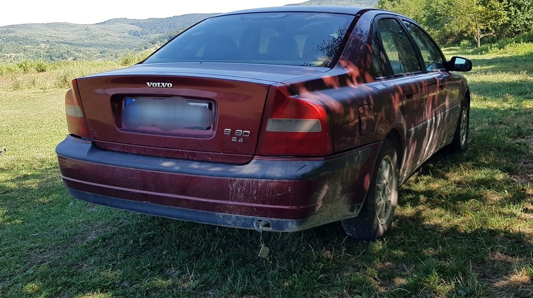 Piese de caroserie si motor volvo s80 din 2001 benzina 2.4 cutie manuală